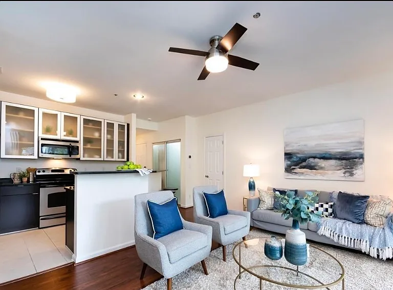 525 N Graham St — Photo 4