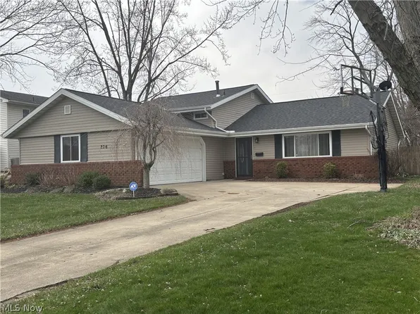 236 Northfield Dr, Elyria, OH 44035