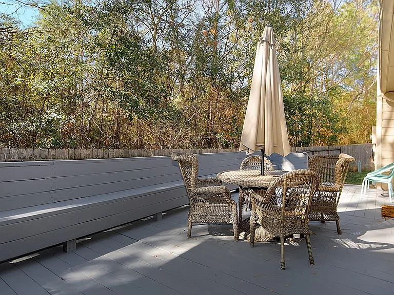 182 N Valley Oaks Cir — Photo 16