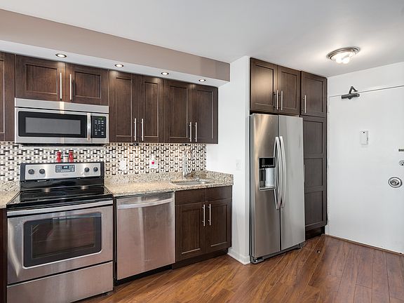 3rd image of 300 N State St APT 5502
