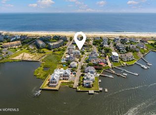 7 Riverview Rd, Monmouth Beach, NJ 07750