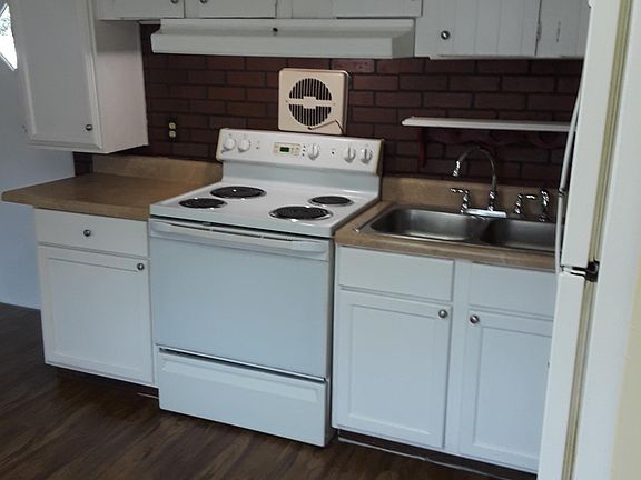 3rd image of 1129 Avenue G
