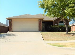 617 Aeronca Dr, Saginaw, TX 76179