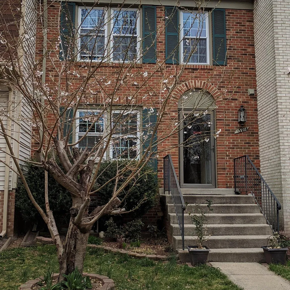 4 bed, 3.5 bath, 1960 sqft, $3,000 — Photo 1