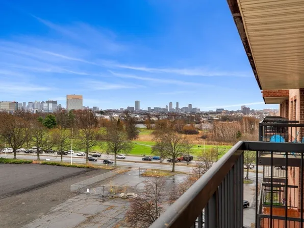 3920 Mystic Valley Pkwy APT 704, Medford, MA 02155