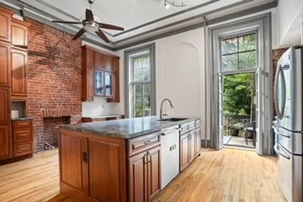 Rented by R New York | media 27