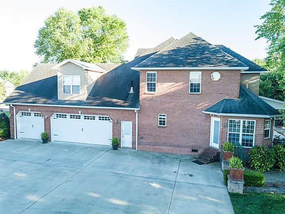 3rd image of 293 Bell Dr W