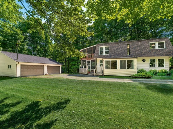 130 Cherokee Ln, Sugar Grove, OH 43155