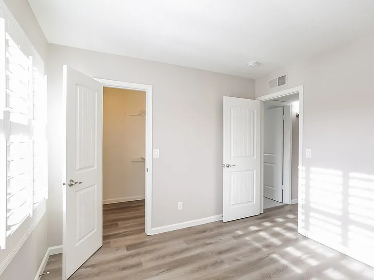 8402 S 15th Way — Photo 13