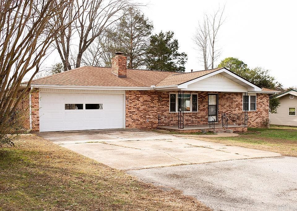 1st image of 818 Locust St