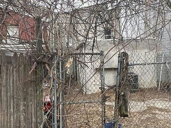 2nd image of 1528 N 4th St