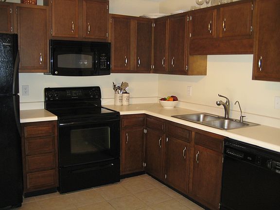 4th image of 4600 Skyview Dr