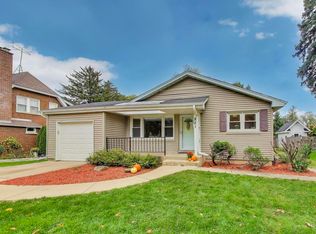 821 Warrenville Rd, Wheaton, IL 60189