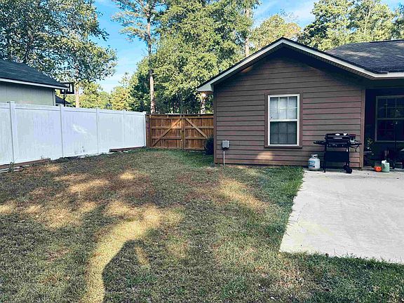 3rd image of 20466 Daisy Ln