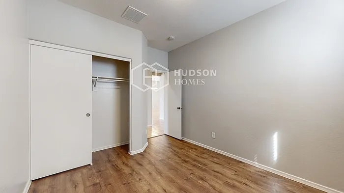 7429 W Saint Catherine Ave — Photo 20