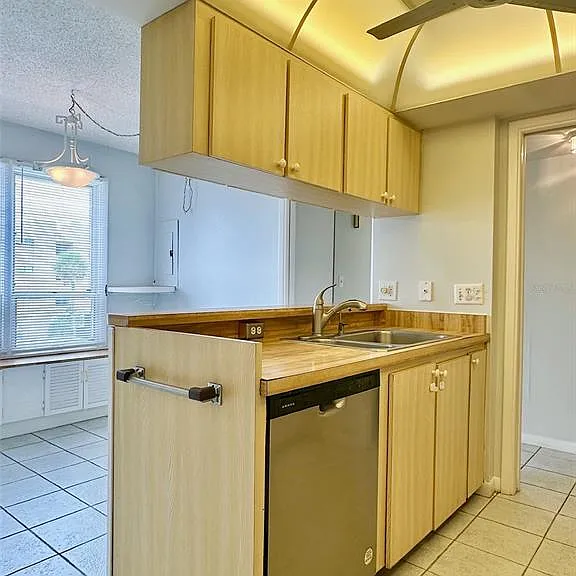 2617 Cove Cay Dr #311 — Photo 7
