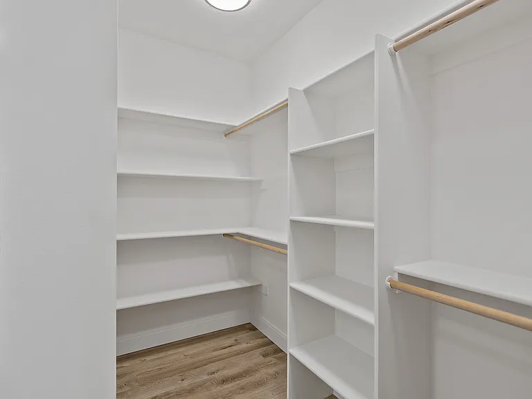 16501 N Columbus Dr — Photo 21
