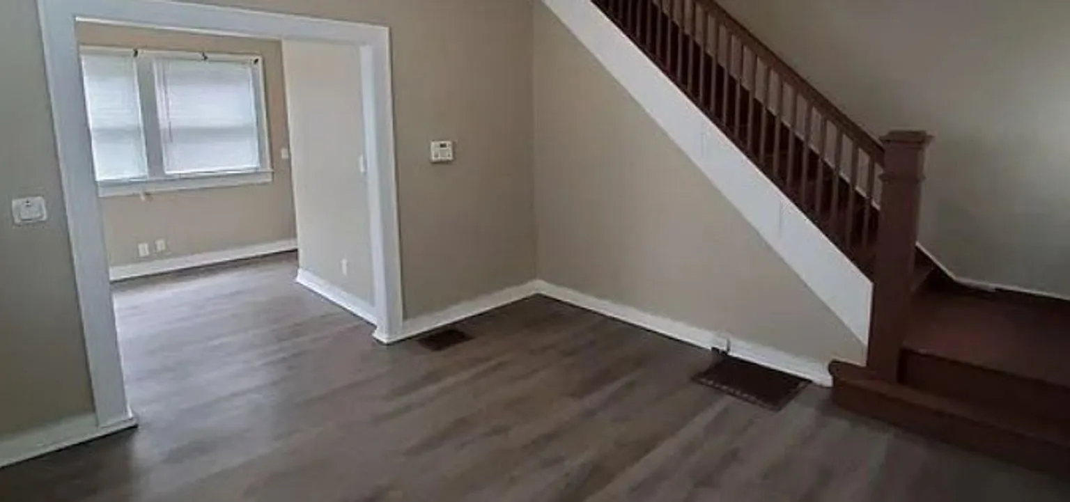 Remodeled 2-bed, 1 Bath in Irvington — Photo 3