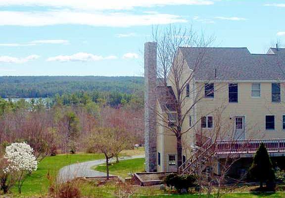 Driveway to Apartment