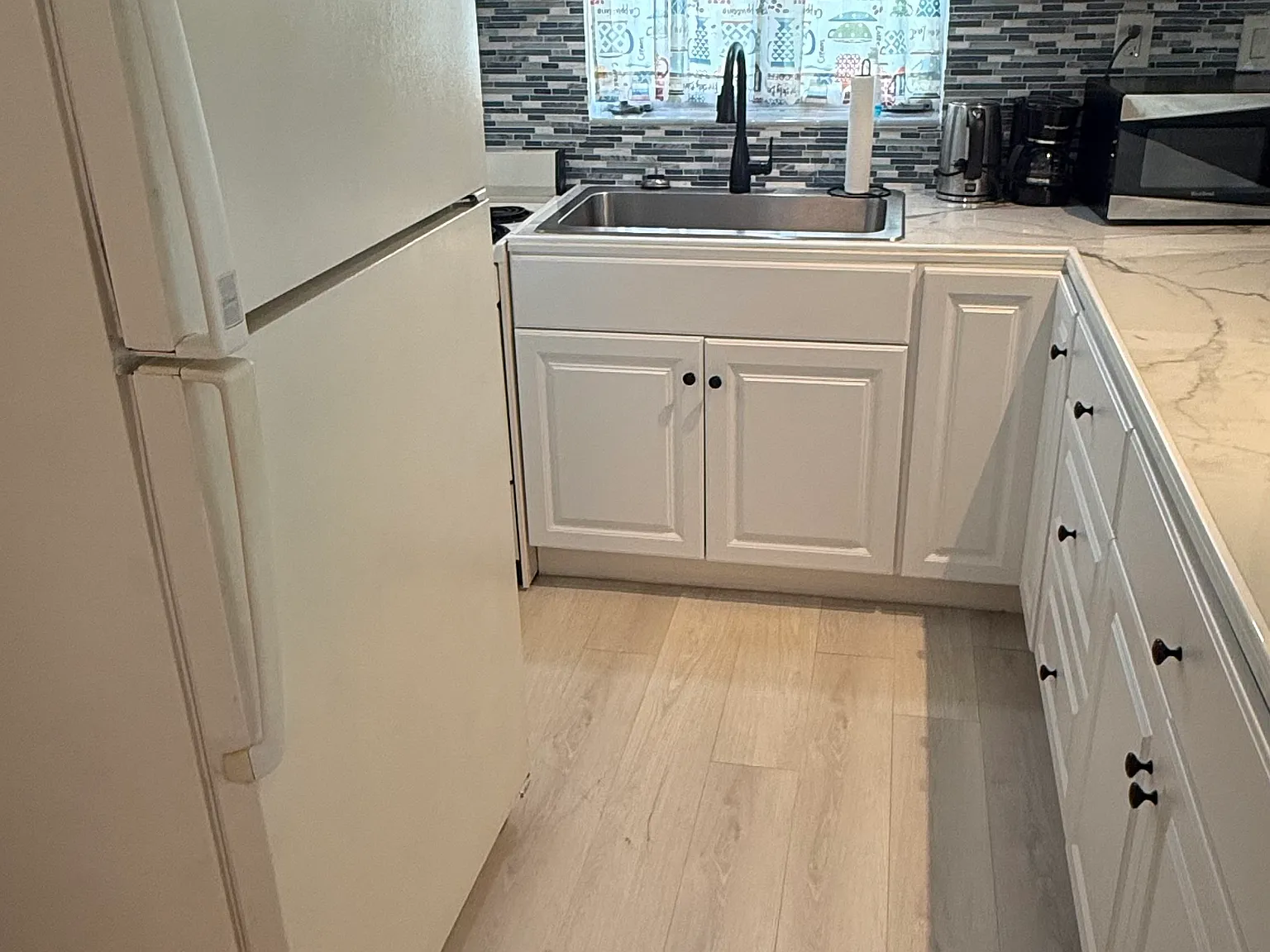 Studio, 700 sqft, $1,600 — Photo 3