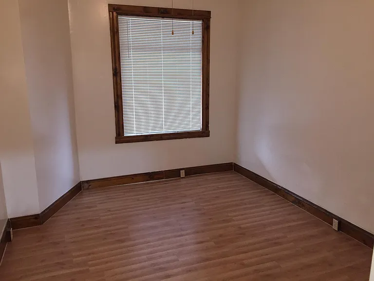 Bedroom 2 (Master Bedroom)