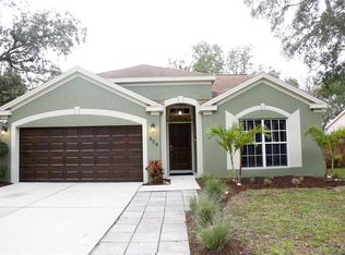 904 Hunter Ln, Tarpon Springs, FL 34689