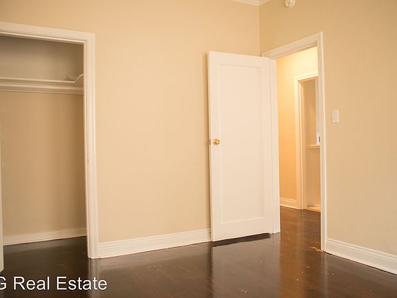 5th image of 3201 Beaumont Ave APT 27