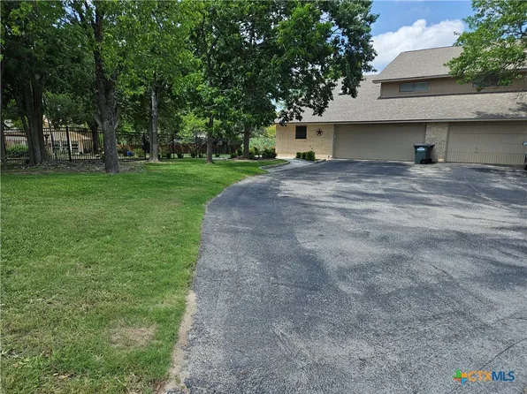 3901 Chisholm Trl APT 15, Salado, TX 76571