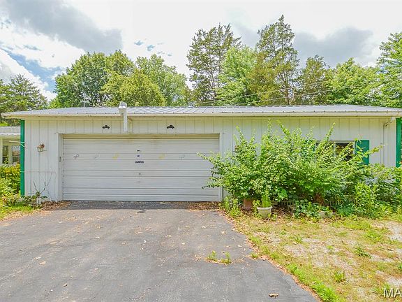 4th image of 10231 Sandy Dr