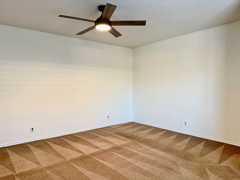 2405 Castleford Rd — Photo 20