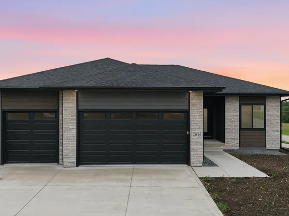 2516 N 9th Ave E, Newton, IA 50208