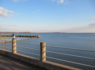 4 Harbour Close, New Haven, CT 06519