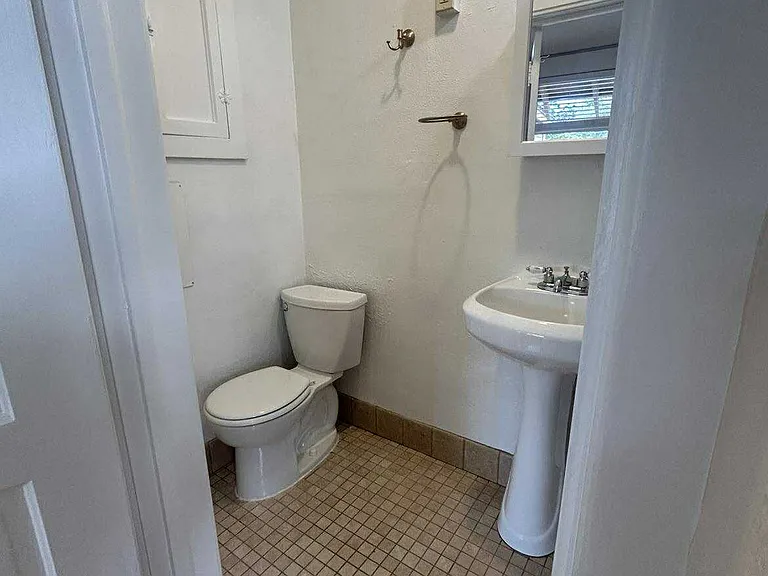 720 N 8th St #3 — Photo 15