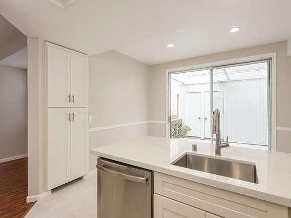 5th image of 437 Camille Cir Unit 13