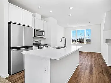 2032 Yellowstone Blvd — Photo 7