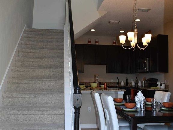 2nd image of 2381 7 Oaks Dr