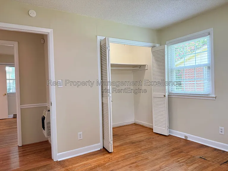 415 W 2nd St — Photo 34