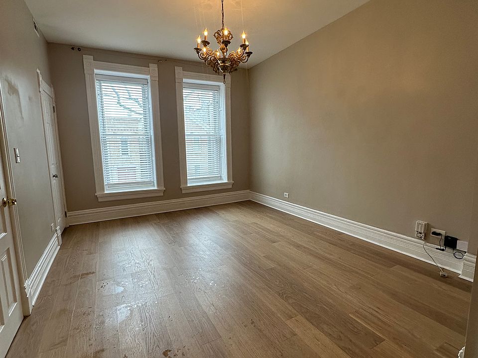 1st image of 854 N Hermitage Ave APT 2F