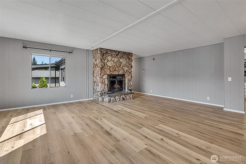 4th image of 2500 Alder Street #332