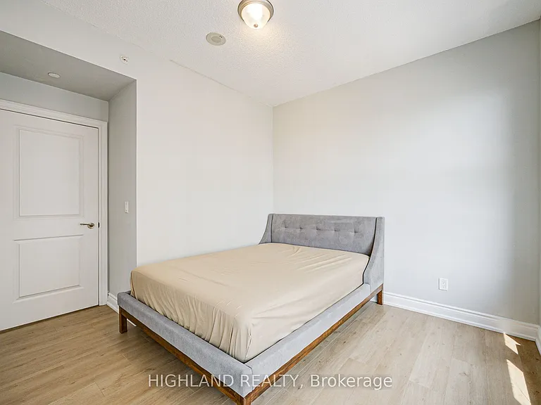 89 S Town Centre Blvd #805 — Photo 18