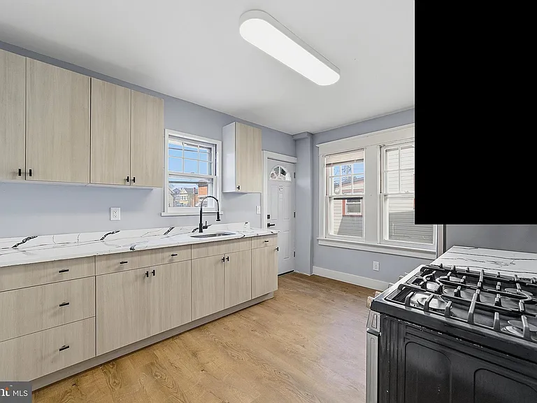 1424 Hamilton Ave — Photo 10