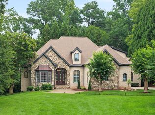 6116 Crescent Knoll Dr, Raleigh, NC 27614