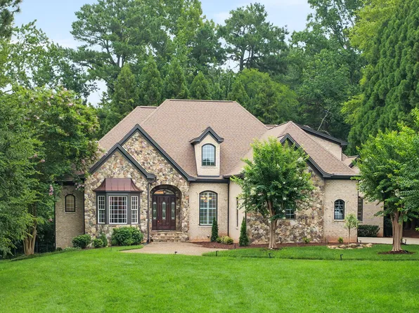 6116 Crescent Knoll Dr, Raleigh, NC 27614
