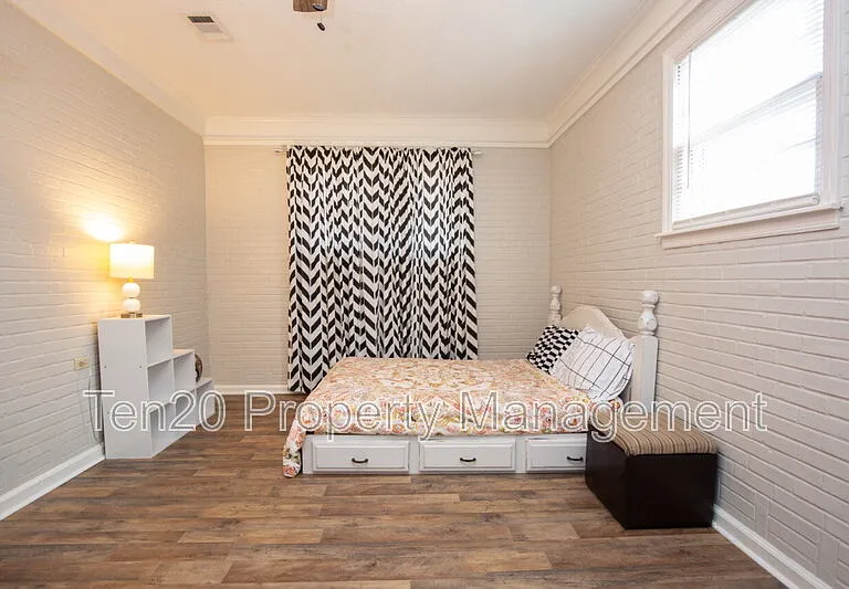 4264 Yates Dr — Photo 15