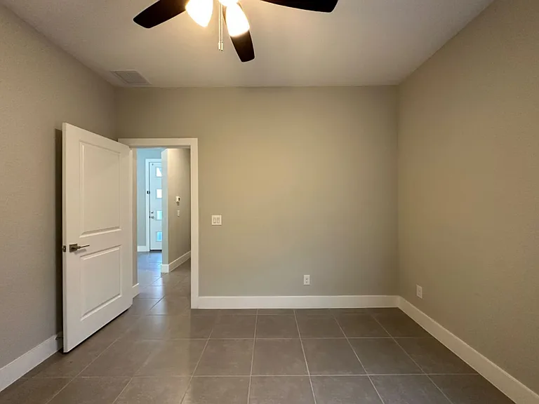 207 Begonia Ln — Photo 12