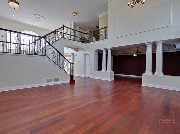 3rd image of 26 Deerfield Dr