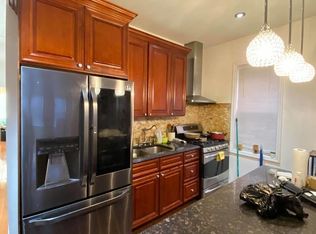 2328 28th St #1B, Astoria, NY 11105