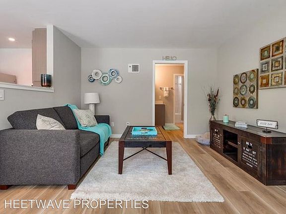 3rd image of 4044 32nd St #3