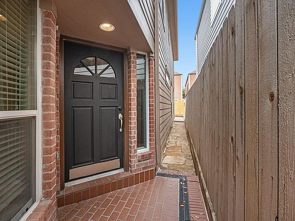 4th image of 5228 Larkin St