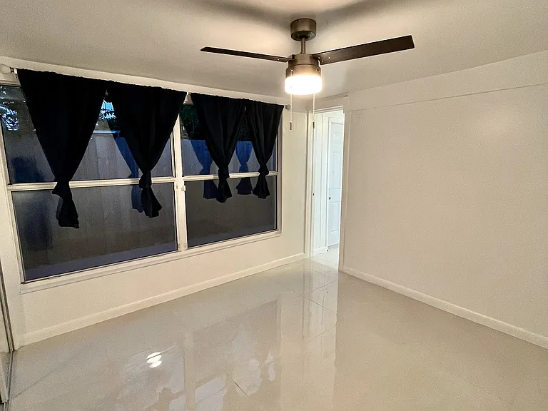 920 SW 29th Way #2/1 — Photo 10